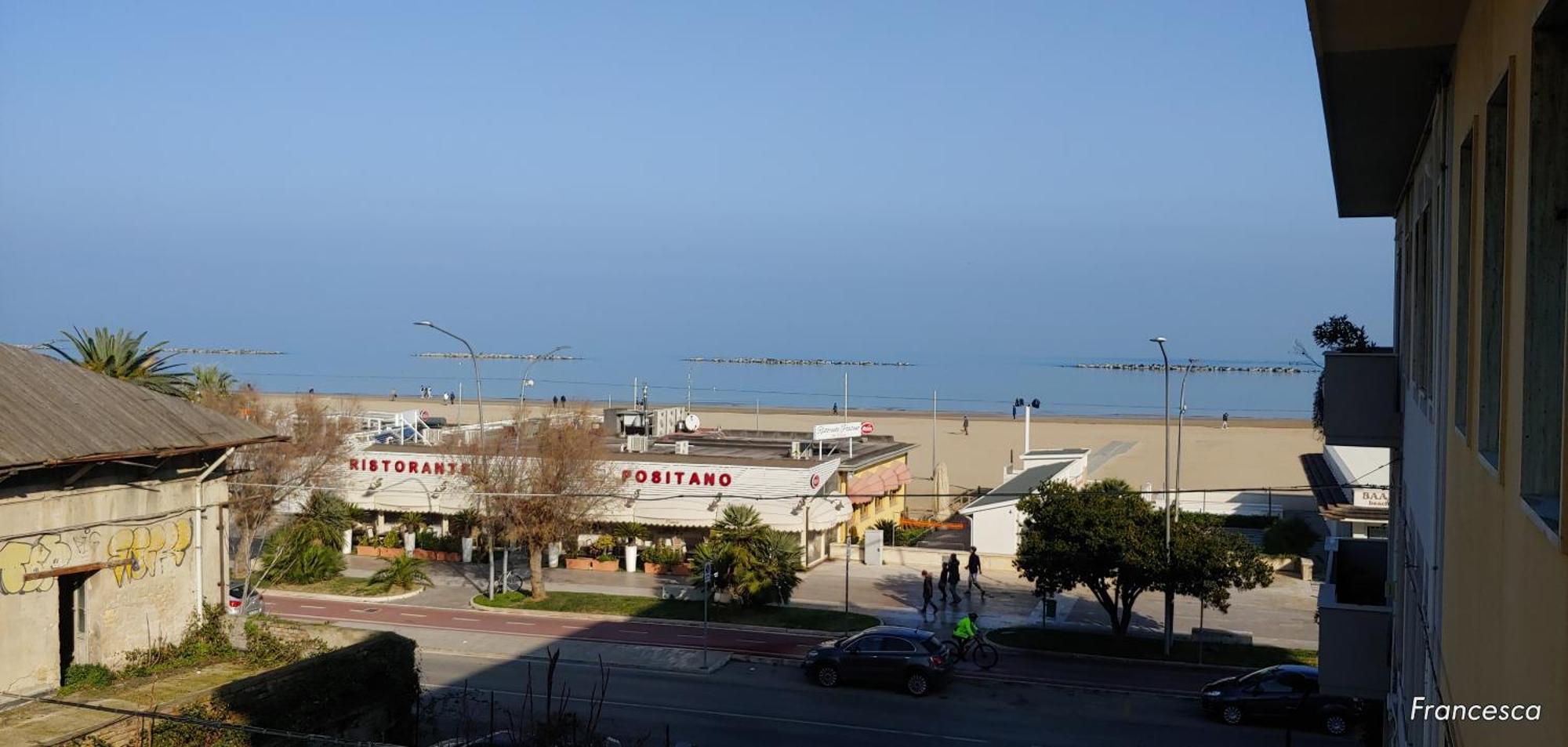 Casa Di Pipo - Appartamento Davanti Al Mare Pescara Eksteriør billede