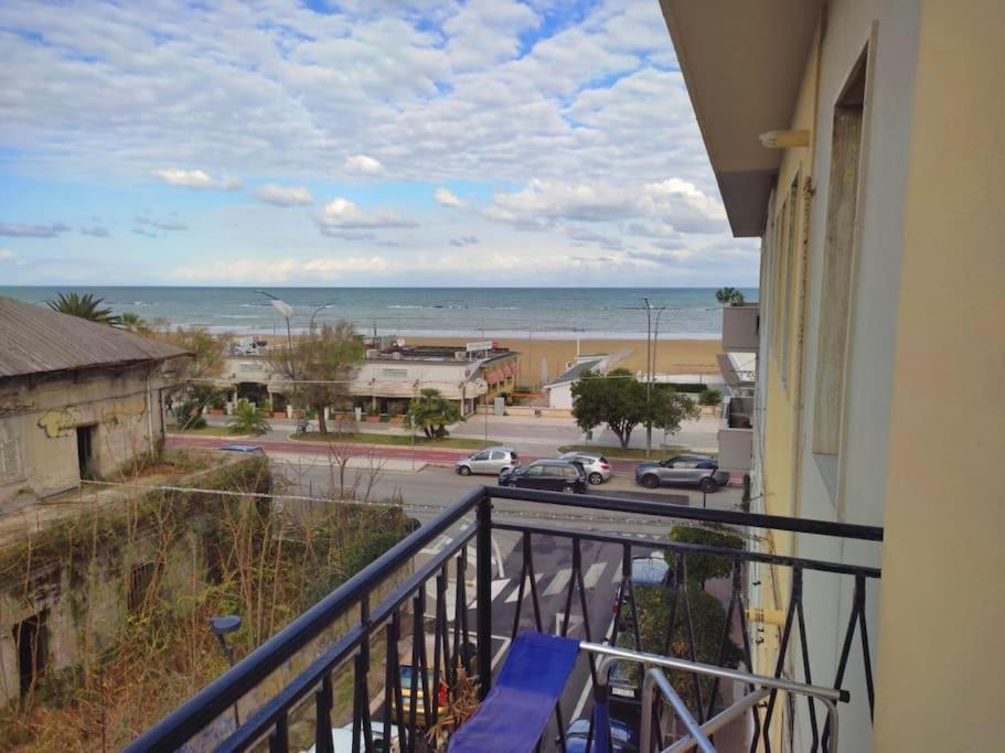Casa Di Pipo - Appartamento Davanti Al Mare Pescara Eksteriør billede